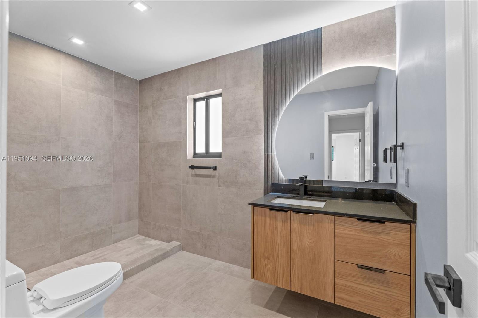 7472 NW 167th St Hialeah, FL 33015