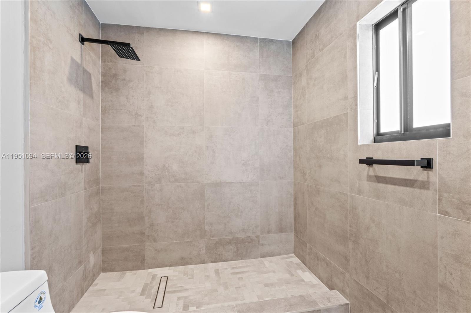 7472 NW 167th St Hialeah, FL 33015