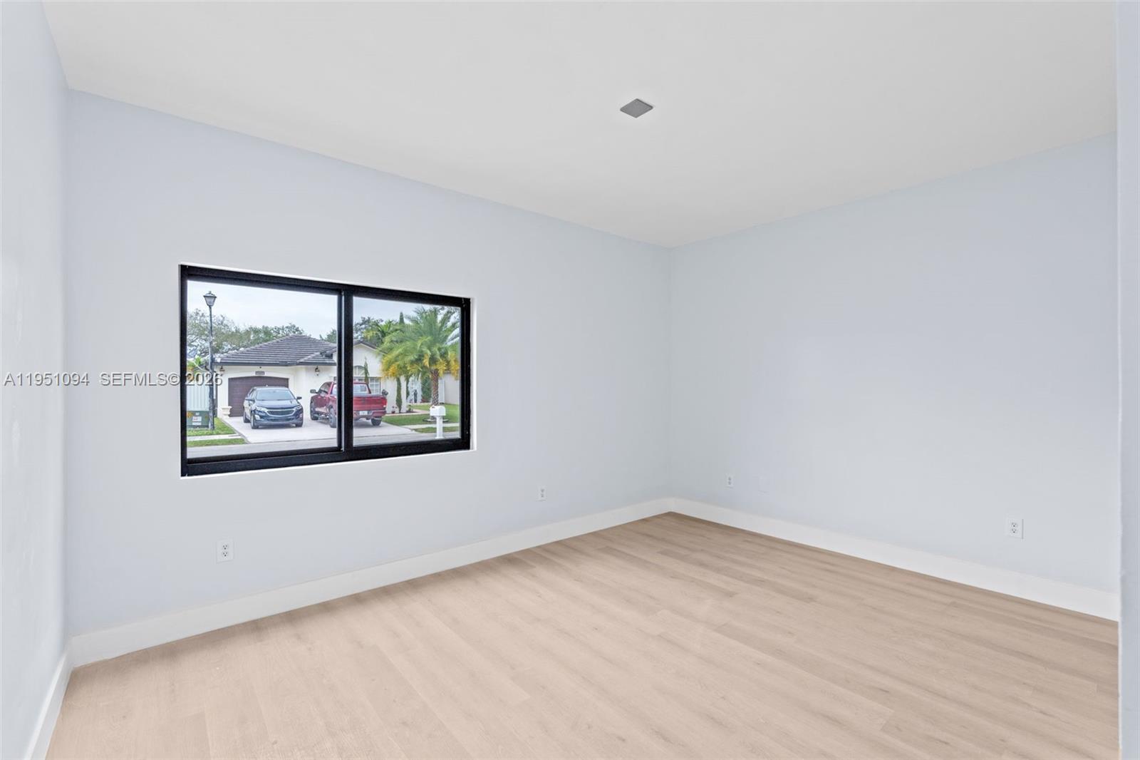 7472 NW 167th St Hialeah, FL 33015