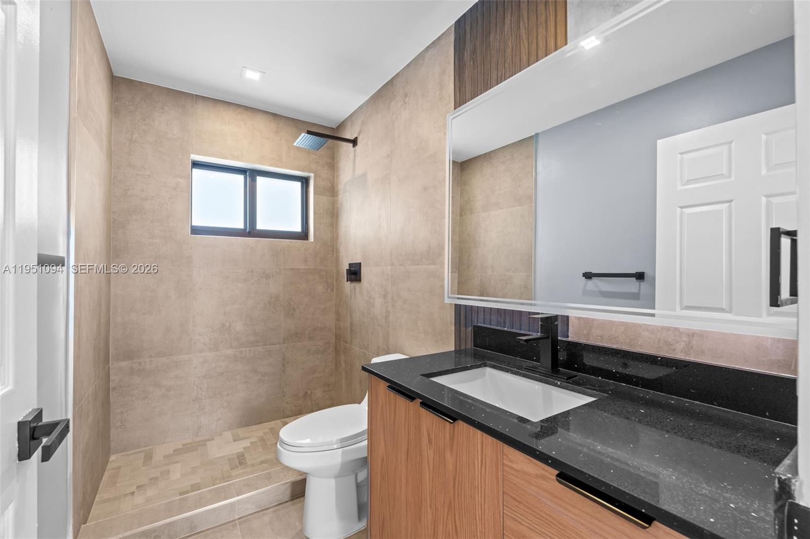 7472 NW 167th St Hialeah, FL 33015