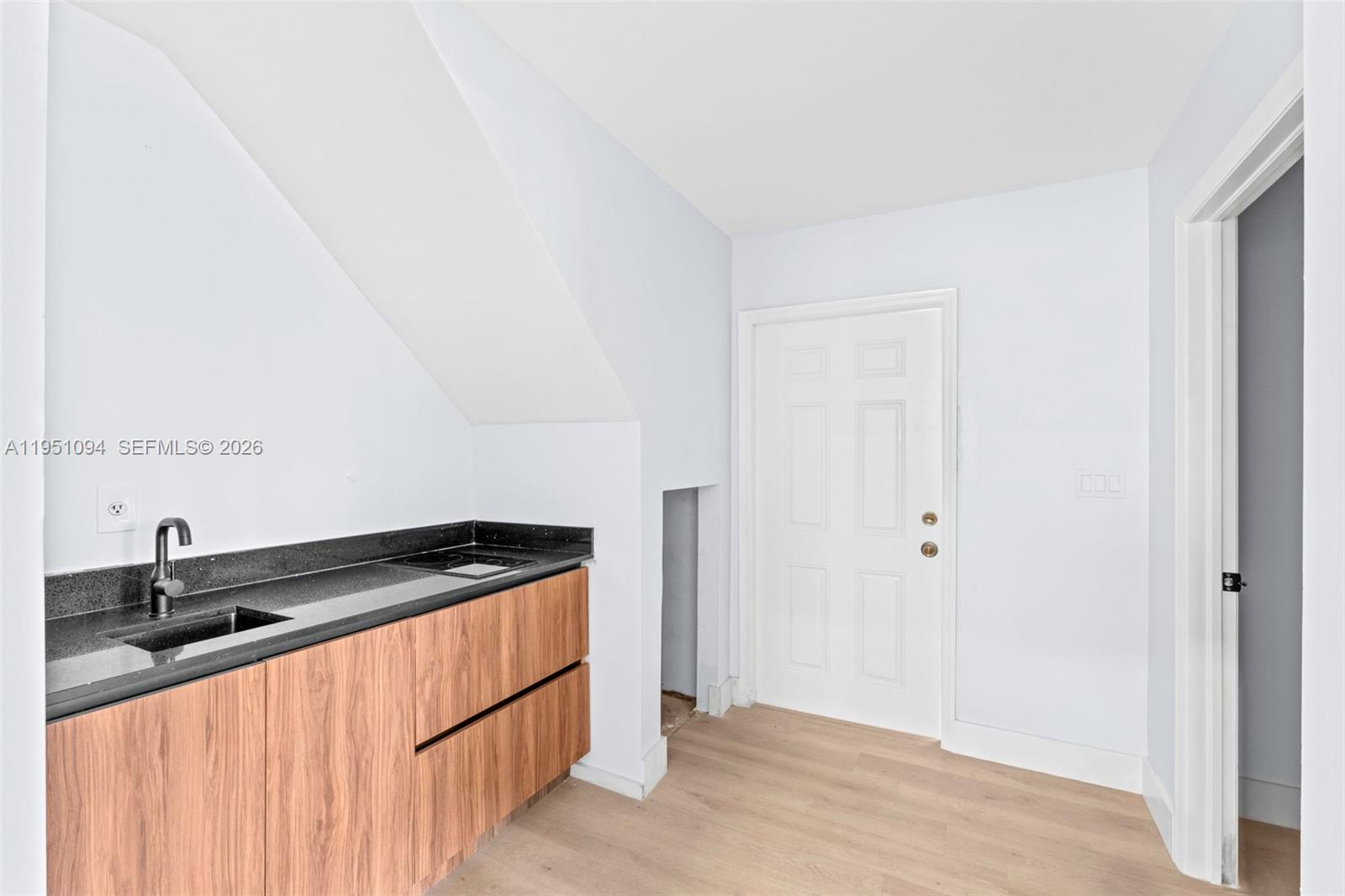 7472 NW 167th St Hialeah, FL 33015