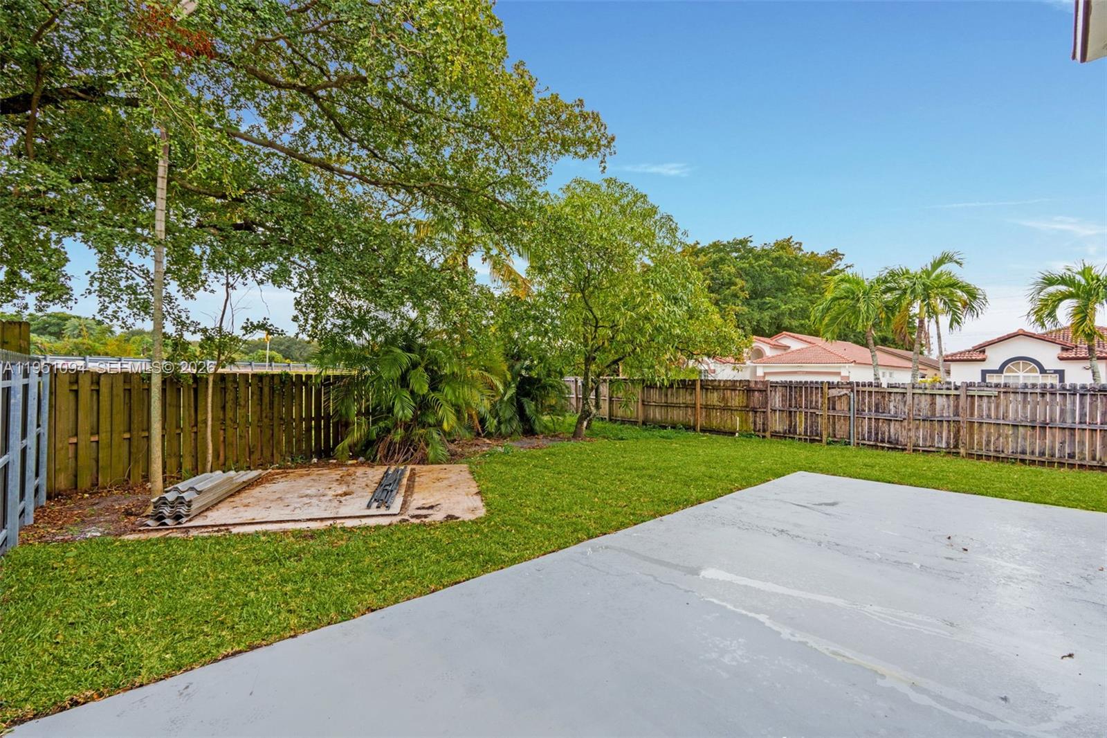 7472 NW 167th St Hialeah, FL 33015