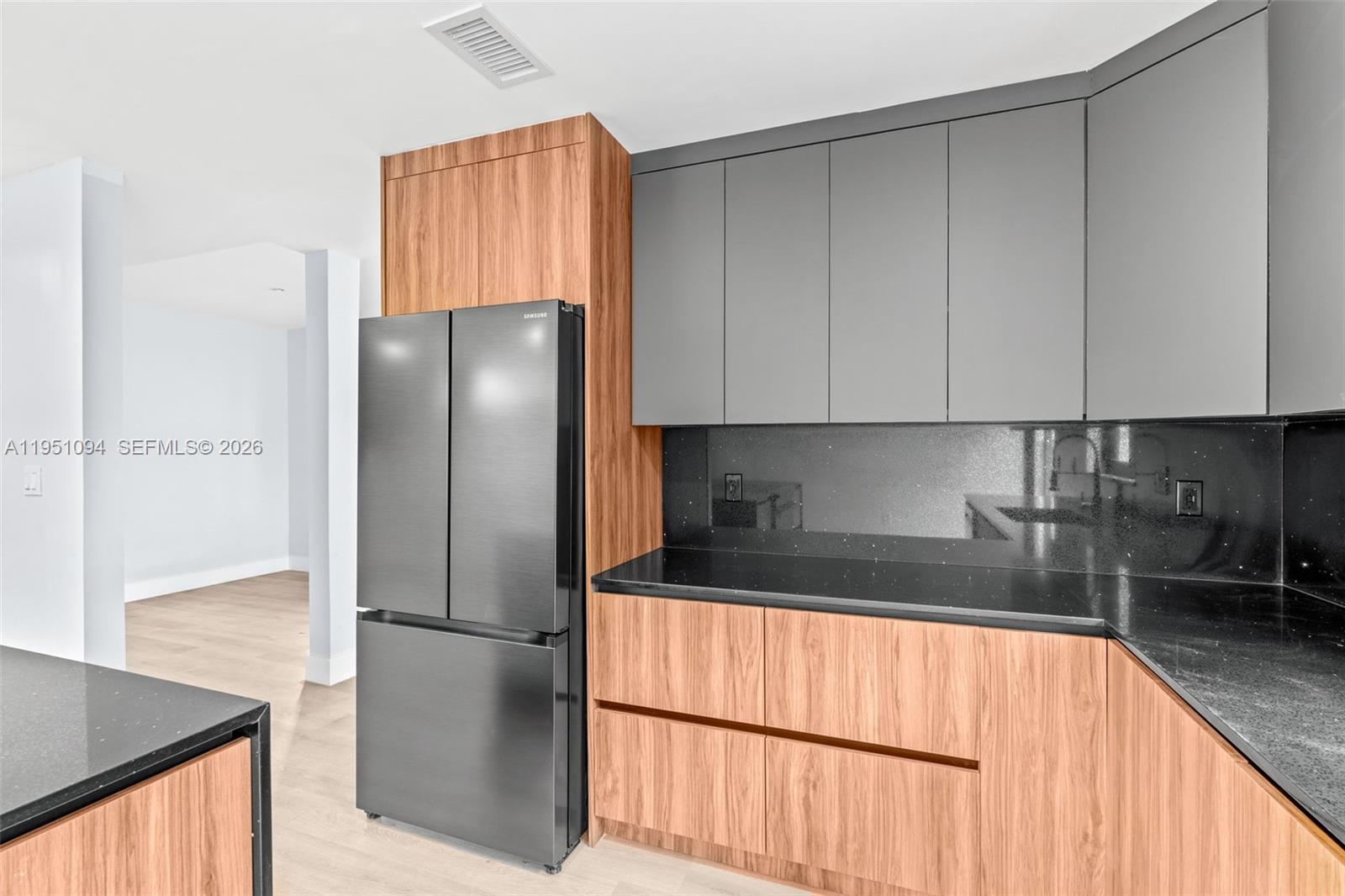 7472 NW 167th St Hialeah, FL 33015