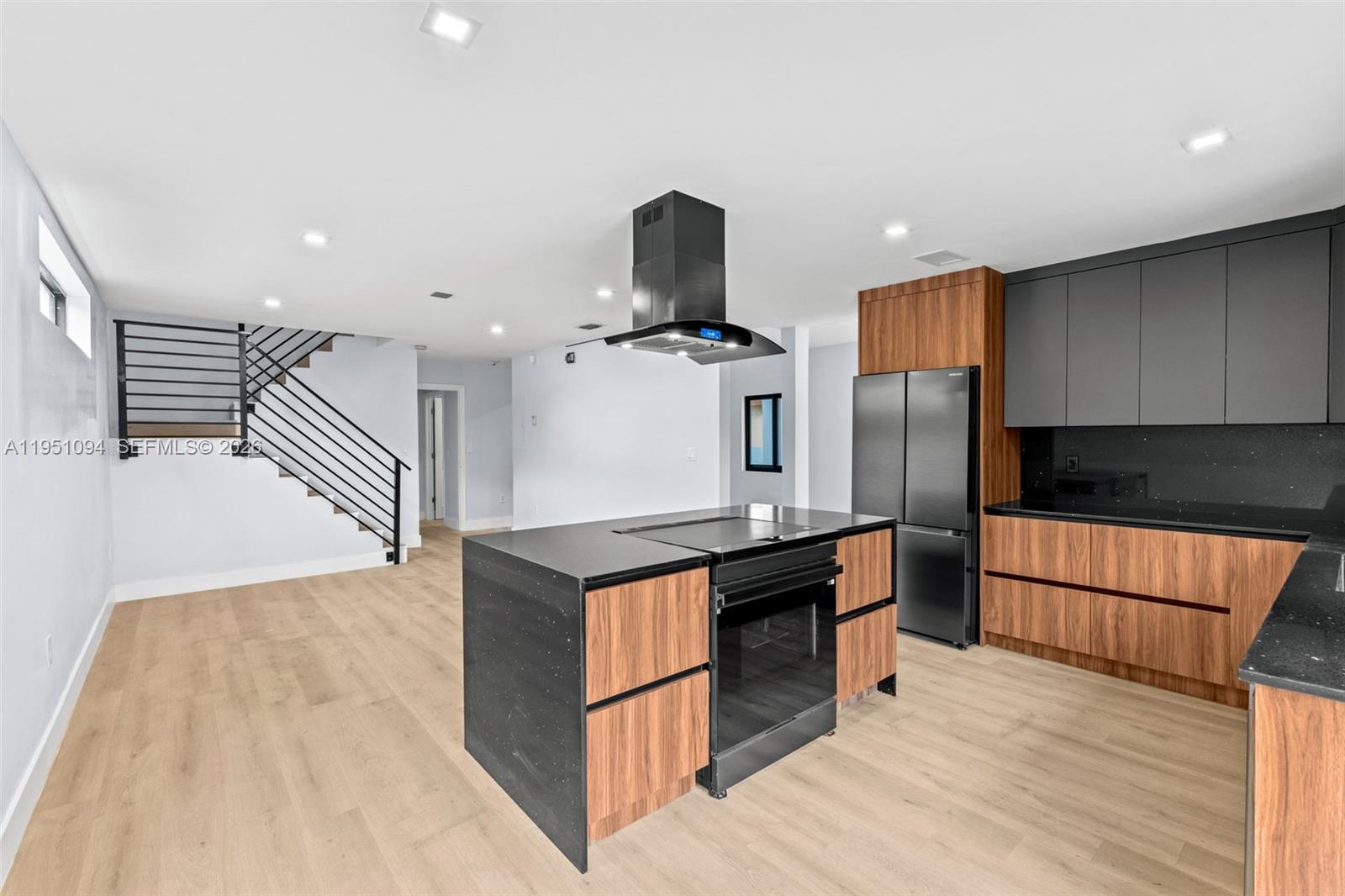 7472 NW 167th St Hialeah, FL 33015