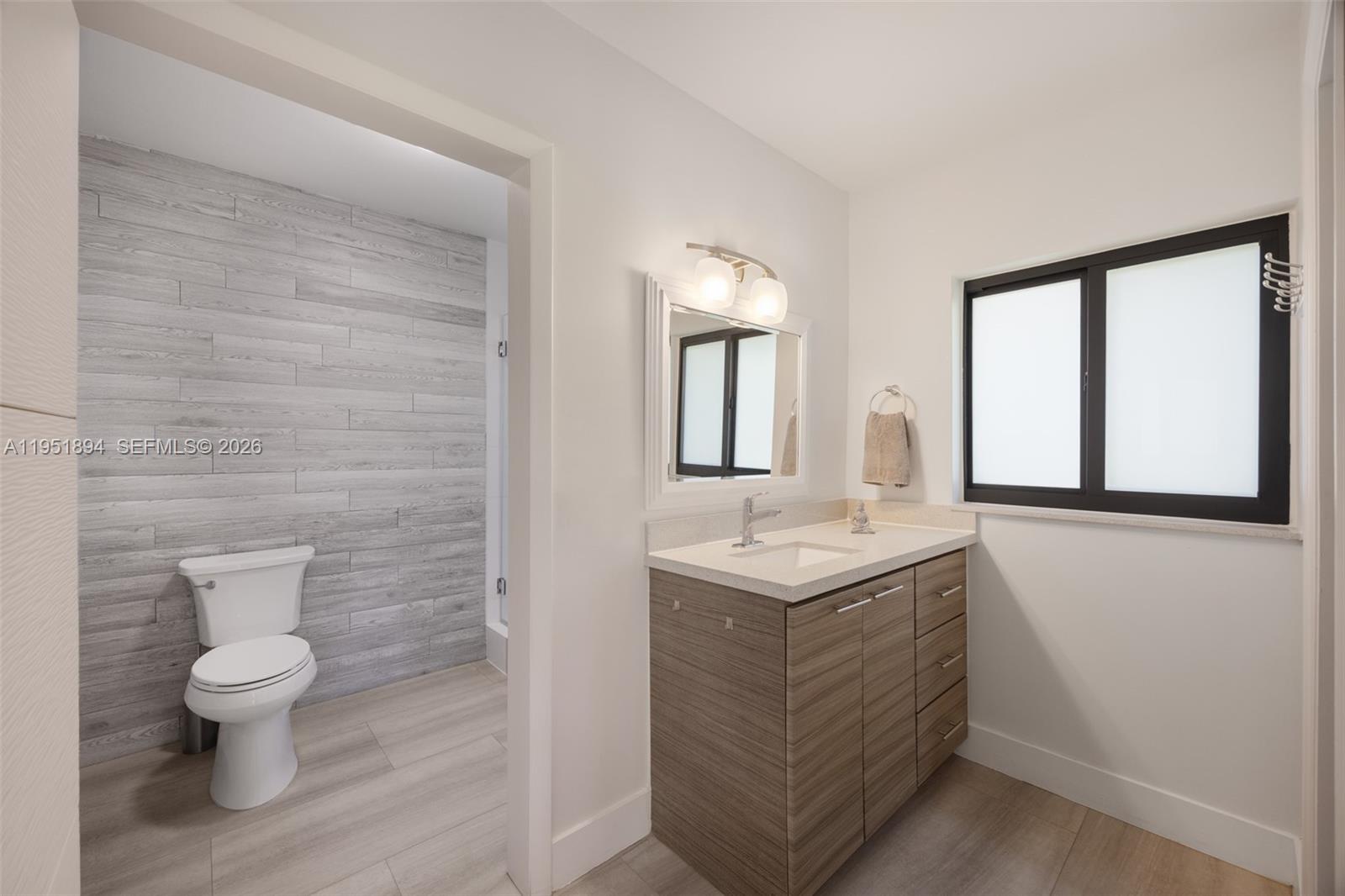 07325 SW 102nd St Pinecrest, FL 33156