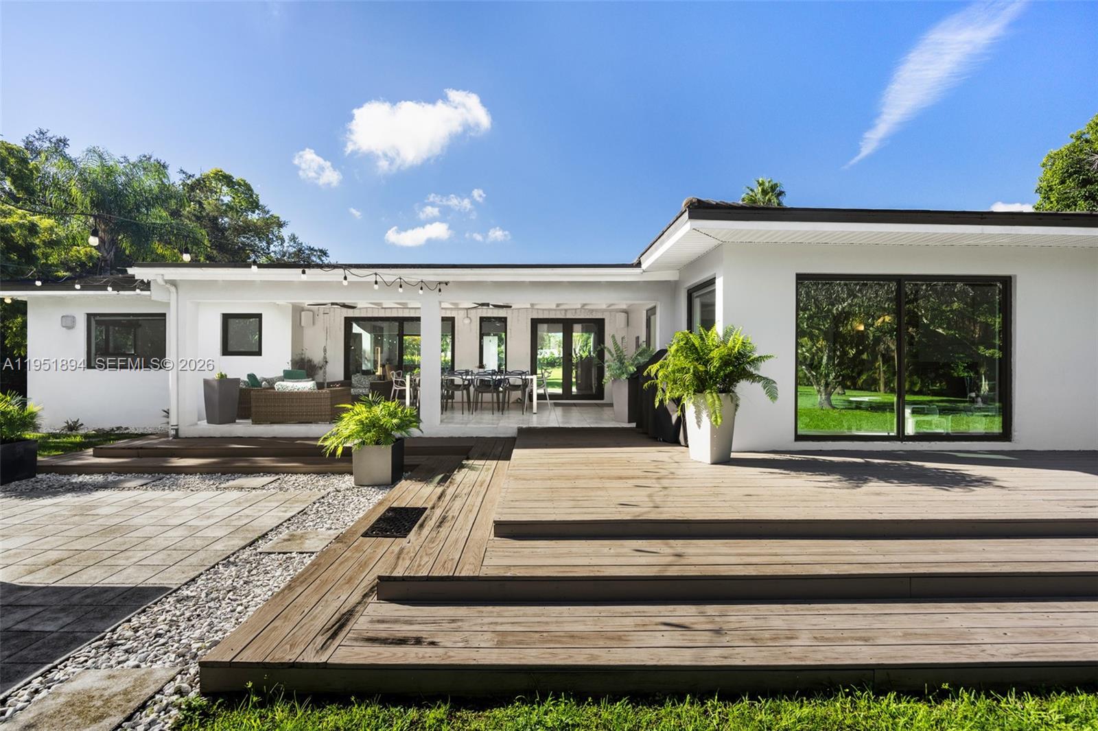 07325 SW 102nd St Pinecrest, FL 33156