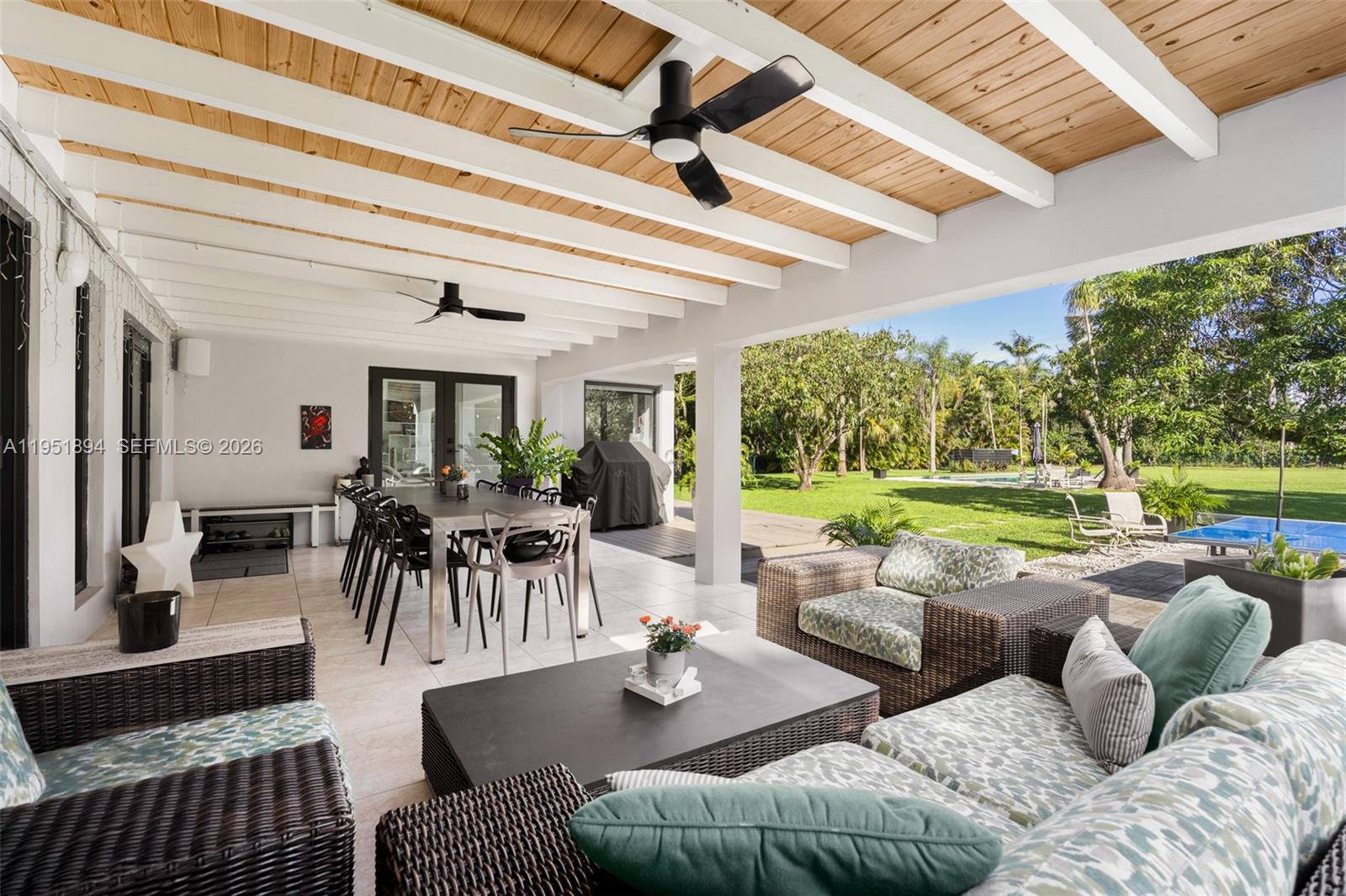 07325 SW 102nd St Pinecrest, FL 33156