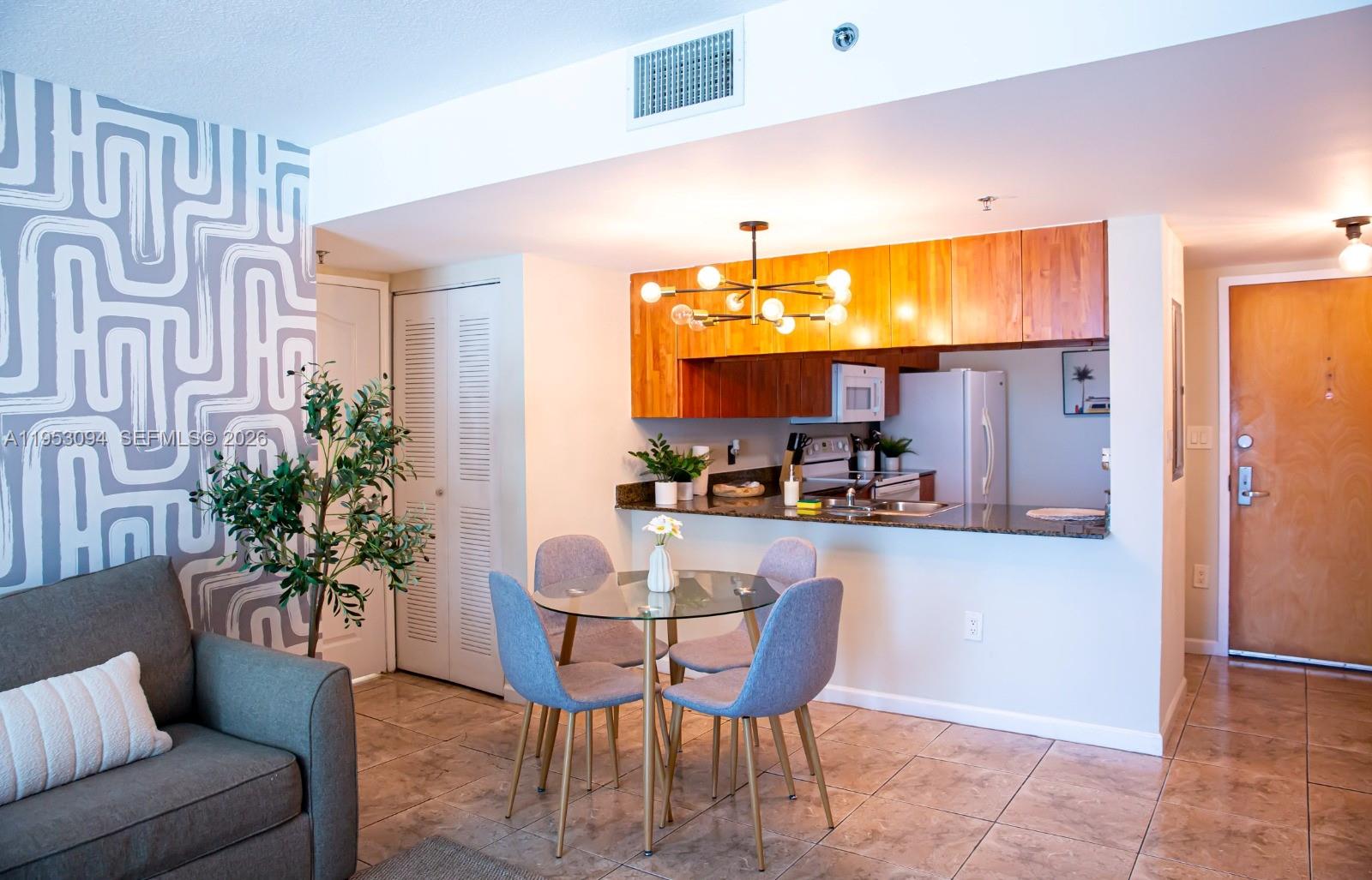 image The Club at Brickell Bay4