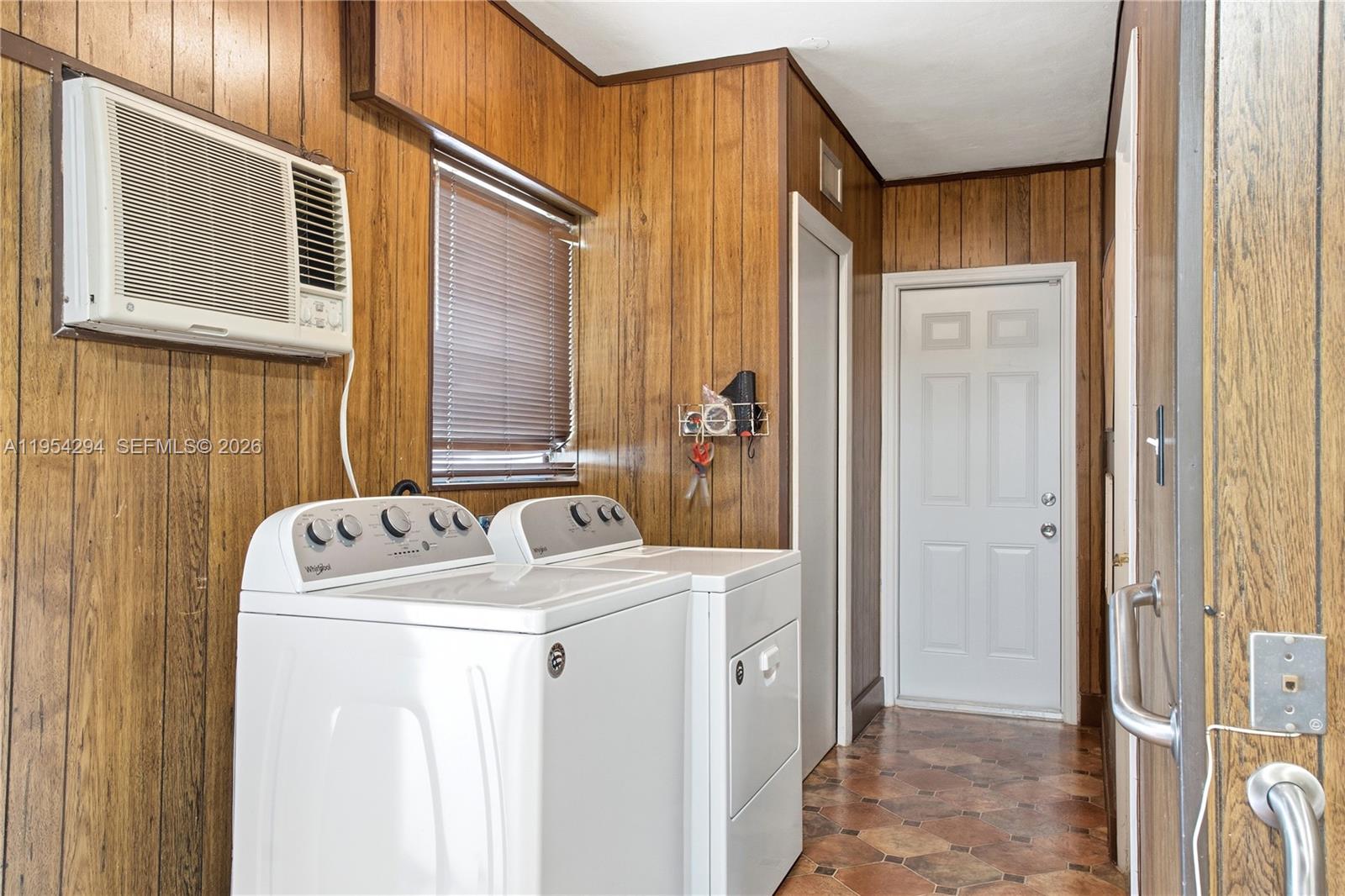 11505 N Bayshore Dr North Miami, FL 33181