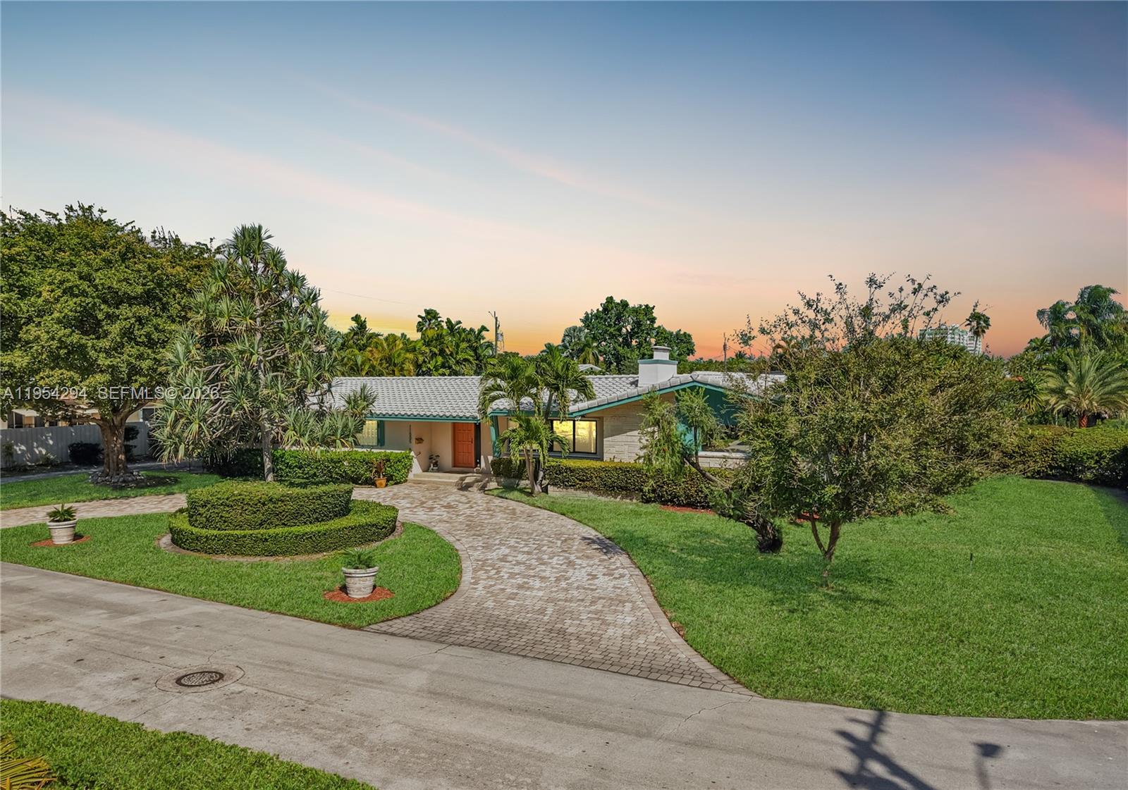 11505 N Bayshore Dr North Miami, FL 33181