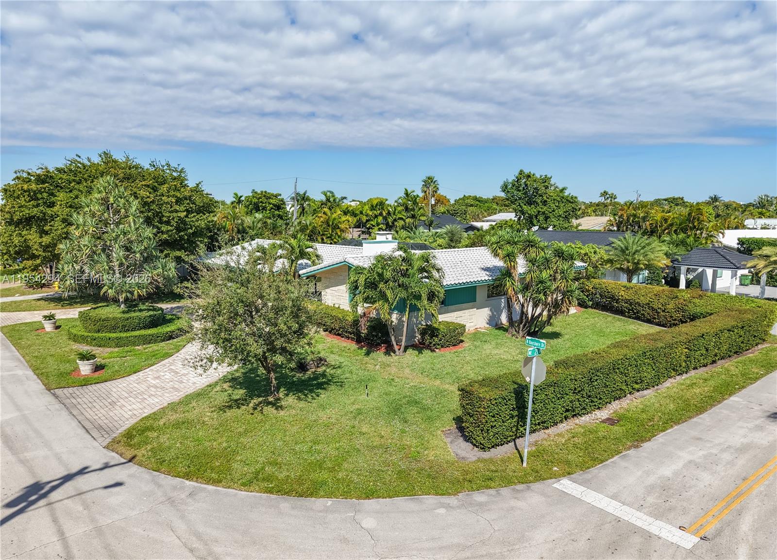 11505 N Bayshore Dr North Miami, FL 33181