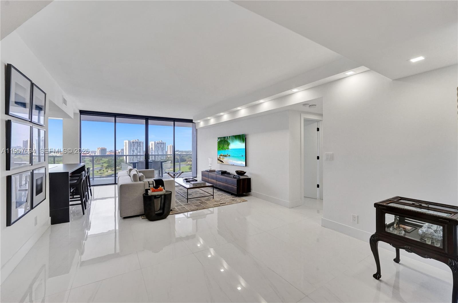 image Hamptons West10