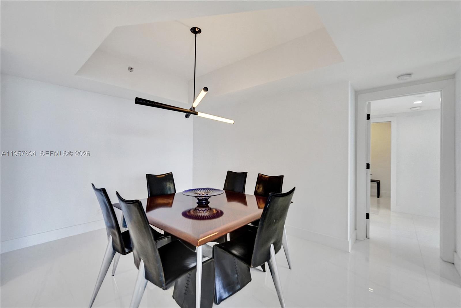 image Hamptons West12