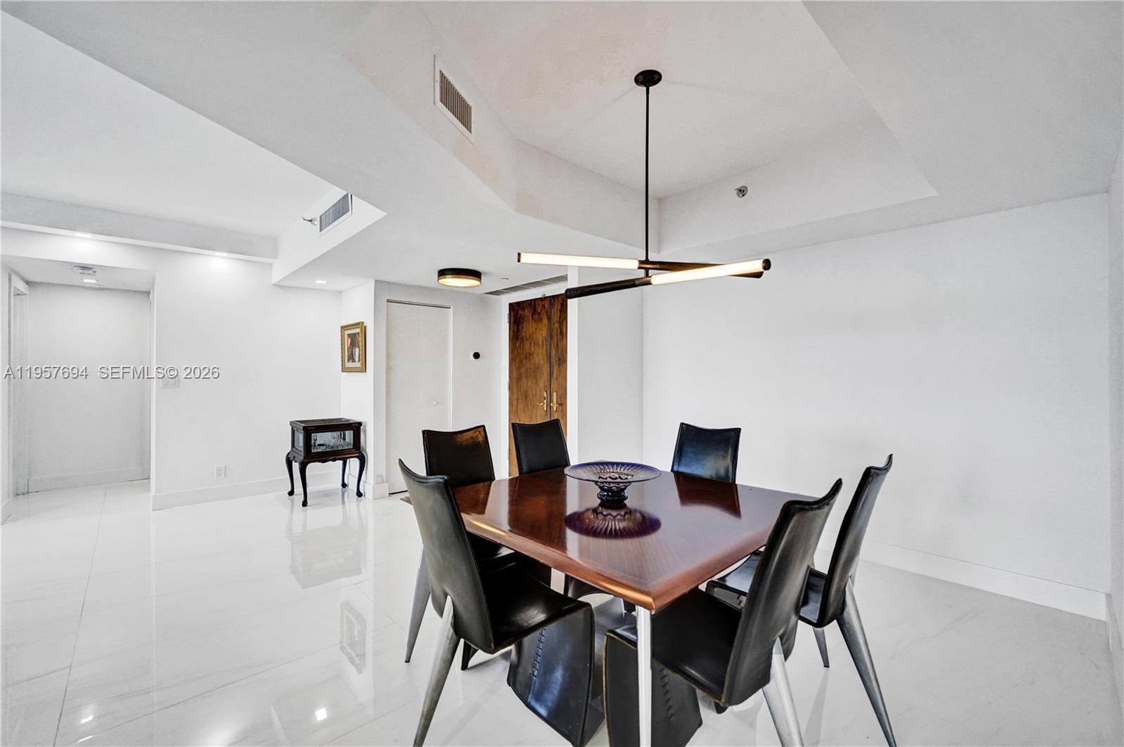 image Hamptons West13