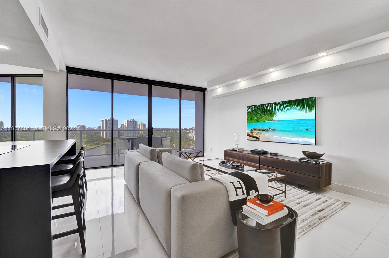 image Hamptons West19