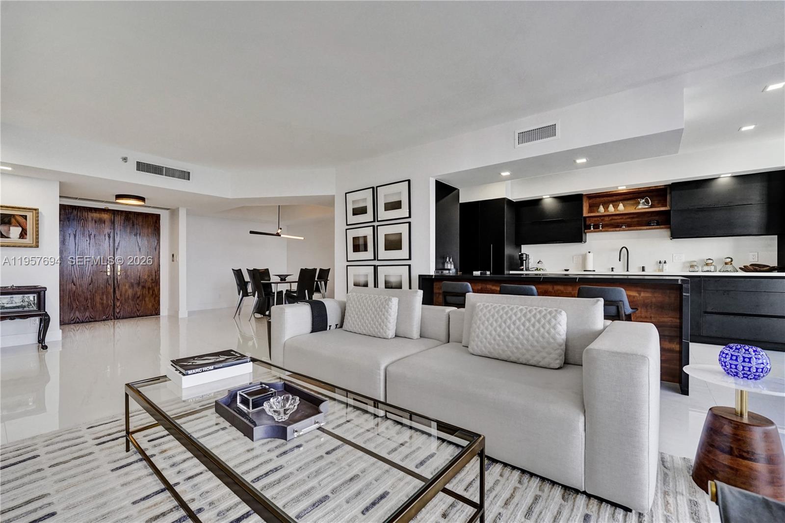 image Hamptons West23