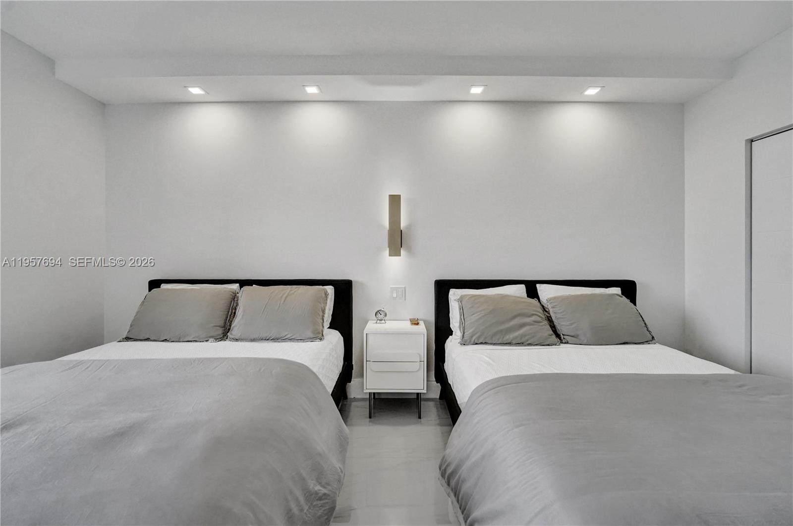 image Hamptons West42