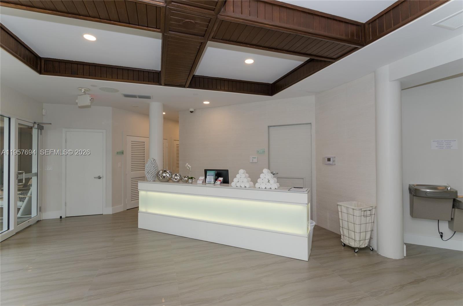 image Hamptons West72