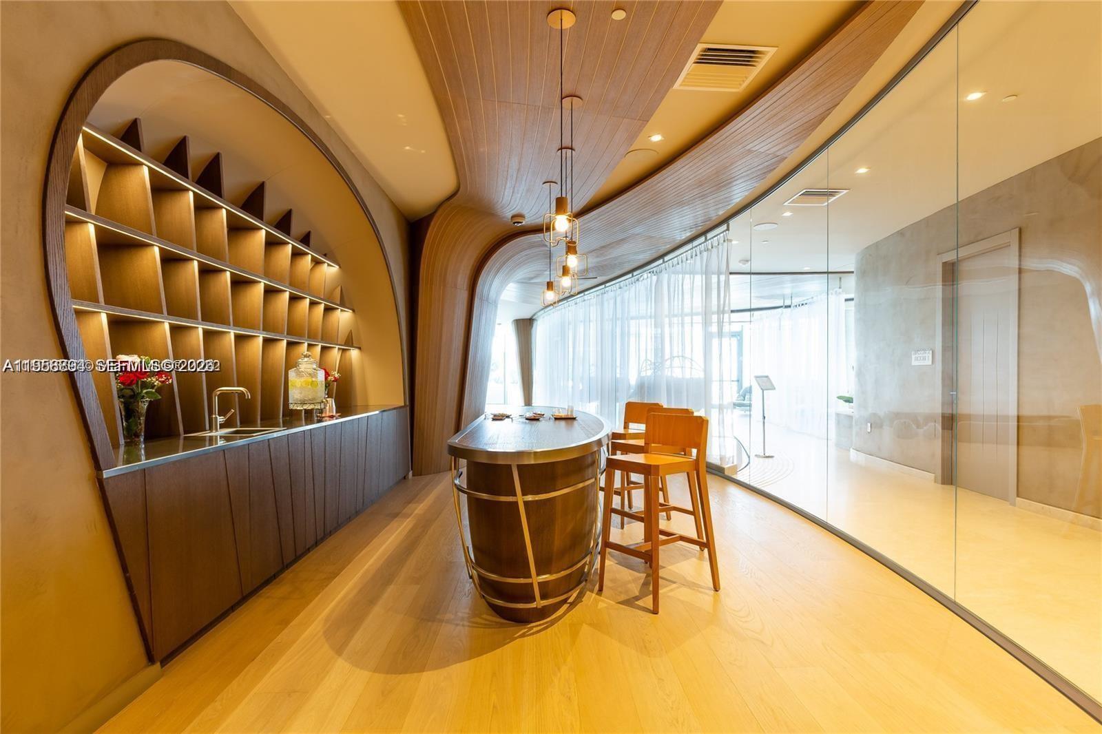 image Brickell Flatiron24