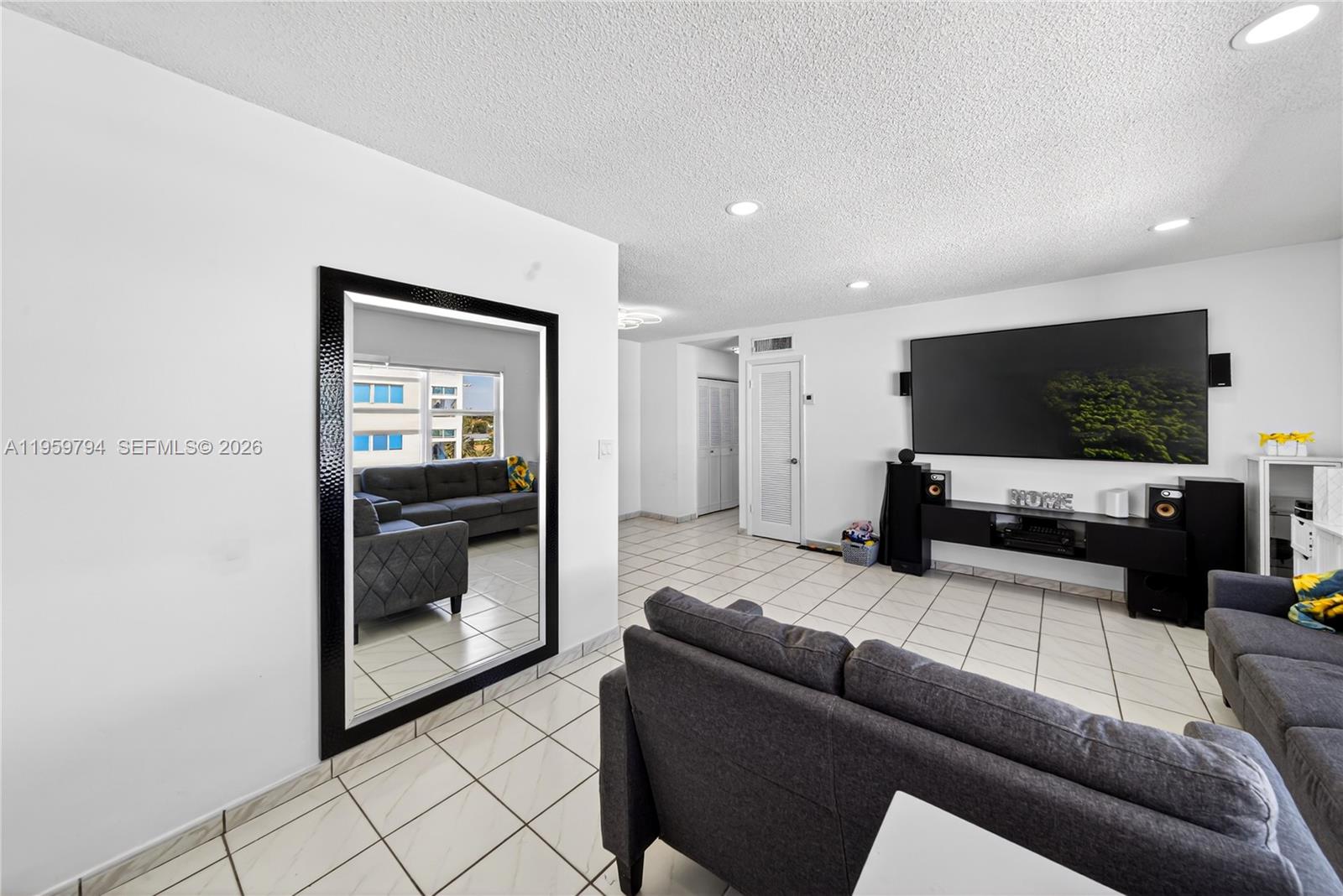 900 SW 84th Ave #403D Miami, FL 33144