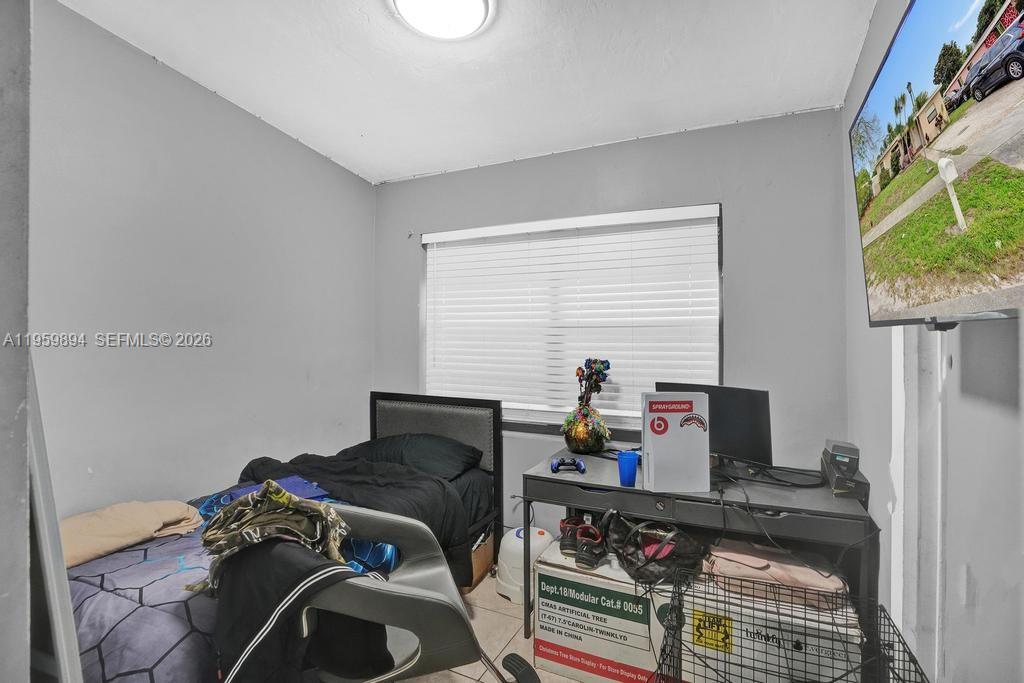 3500 SW 37th St West Park, FL 33023