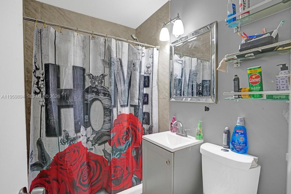 3500 SW 37th St West Park, FL 33023