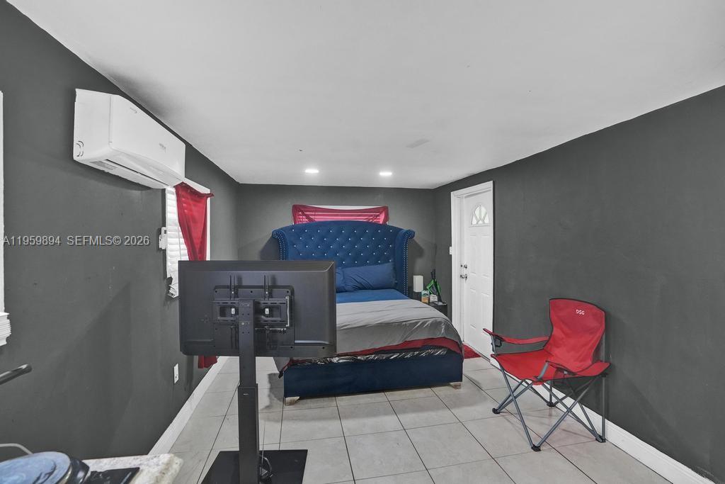 3500 SW 37th St West Park, FL 33023