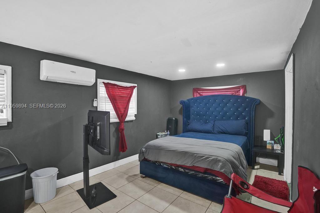 3500 SW 37th St West Park, FL 33023