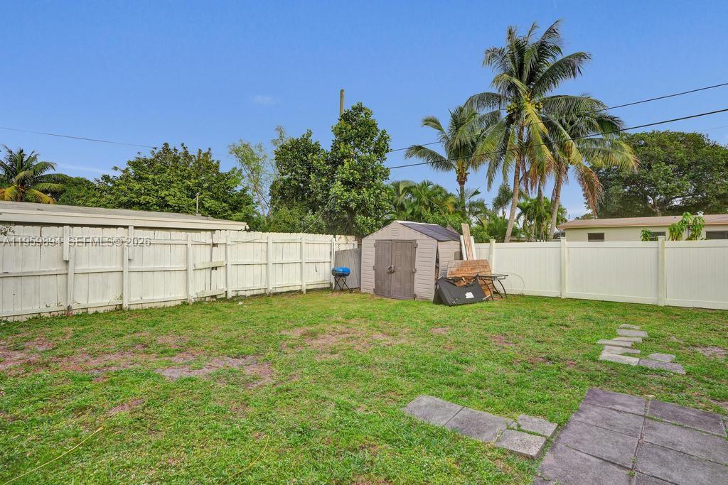 3500 SW 37th St West Park, FL 33023