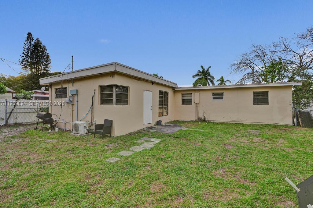 3500 SW 37th St West Park, FL 33023