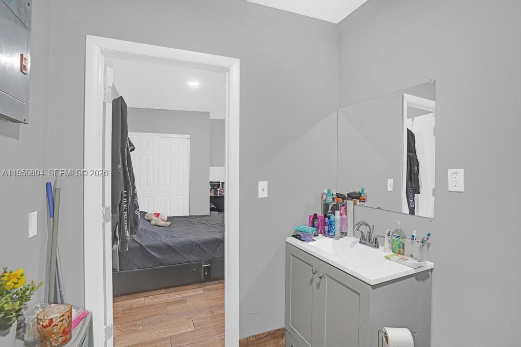 3500 SW 37th St West Park, FL 33023