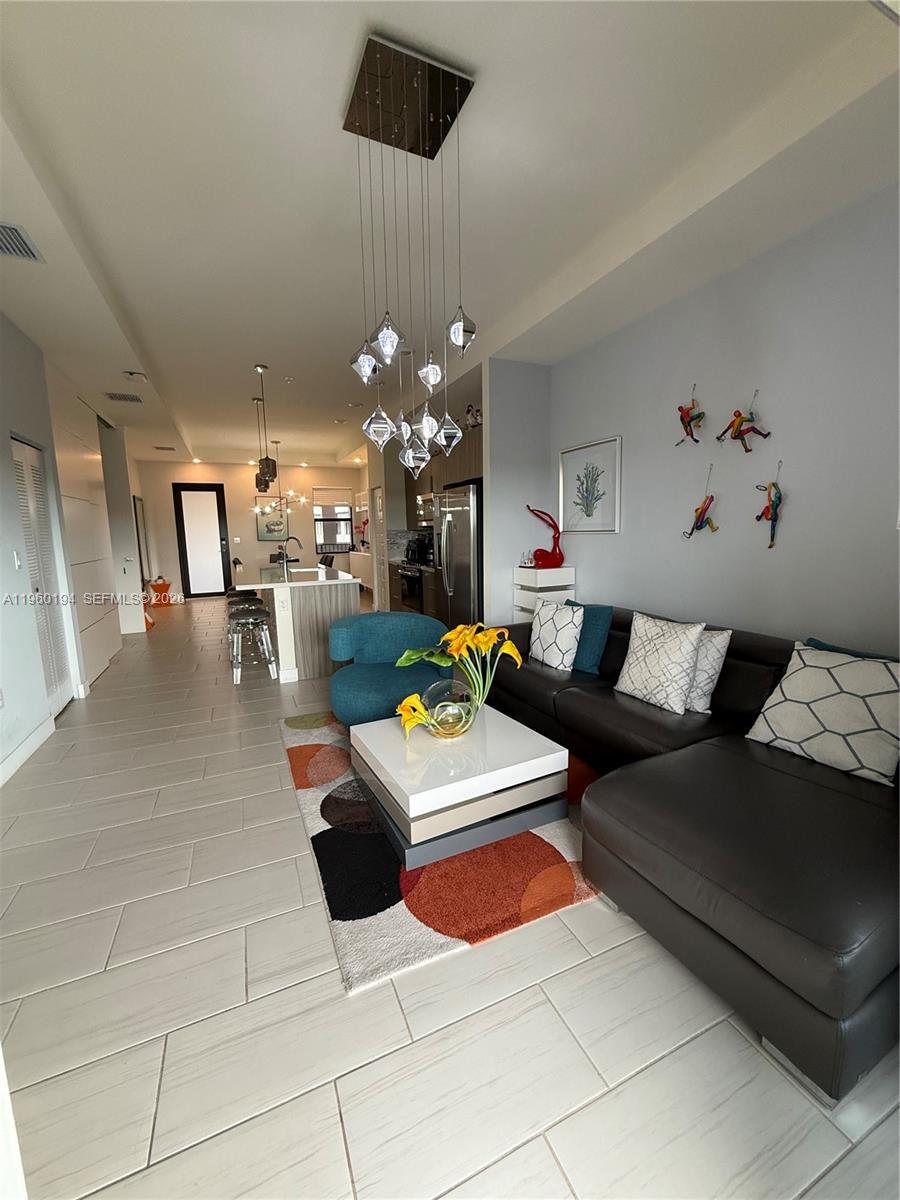 7815 NW 104th Ave #32 Doral, FL 33178