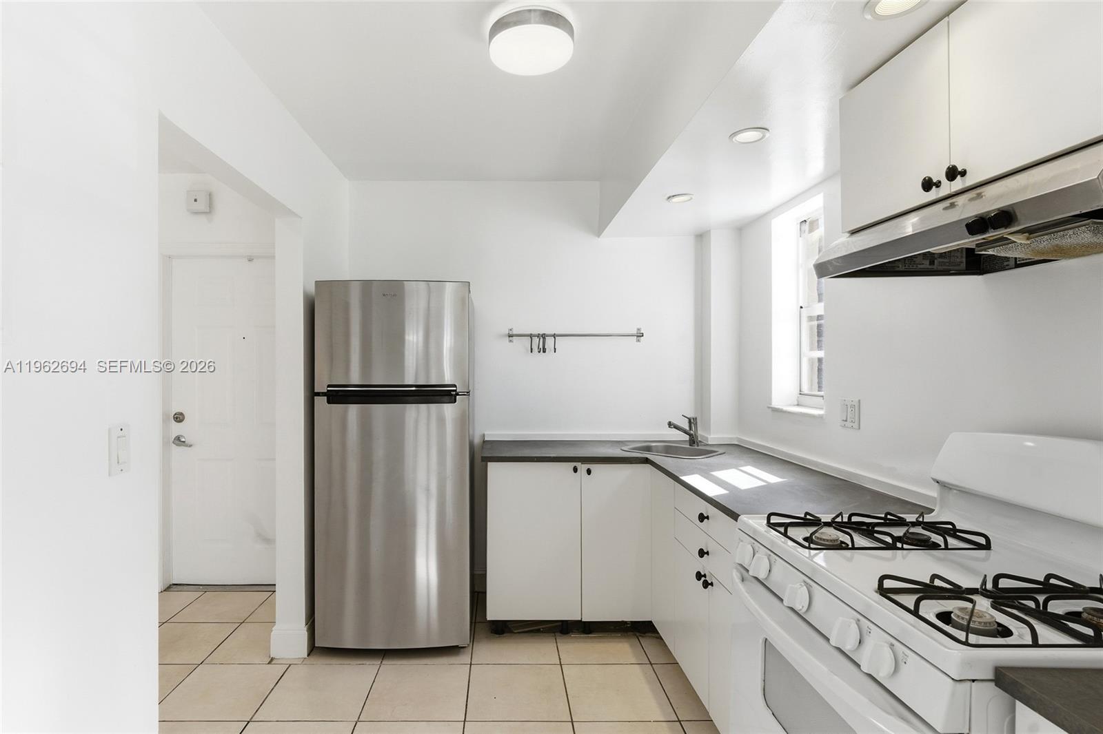 6705 N Kendall Dr #306