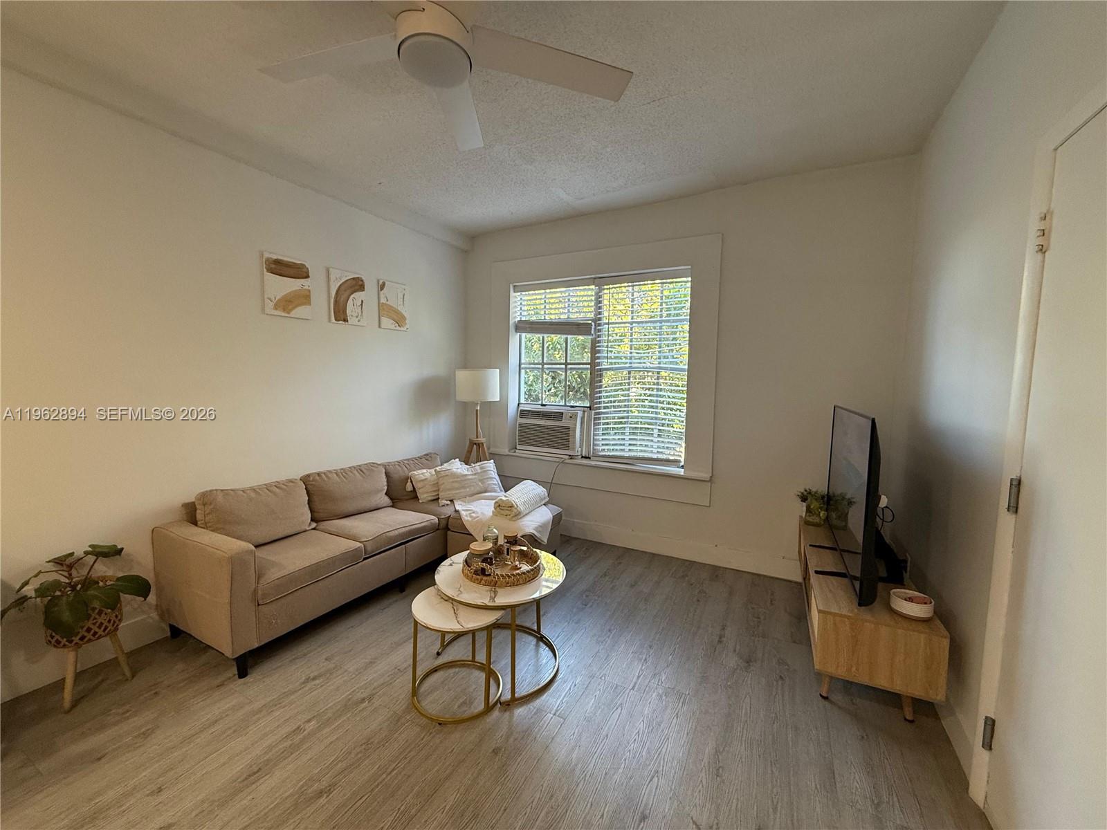 842 Meridian Ave #3H