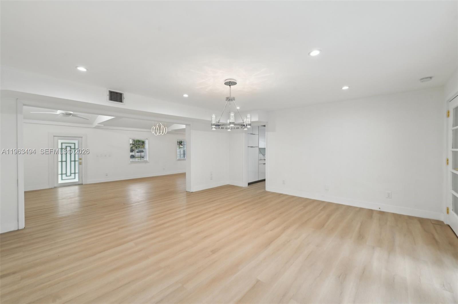 299 S Biscayne Riv Dr Miami, FL 33169