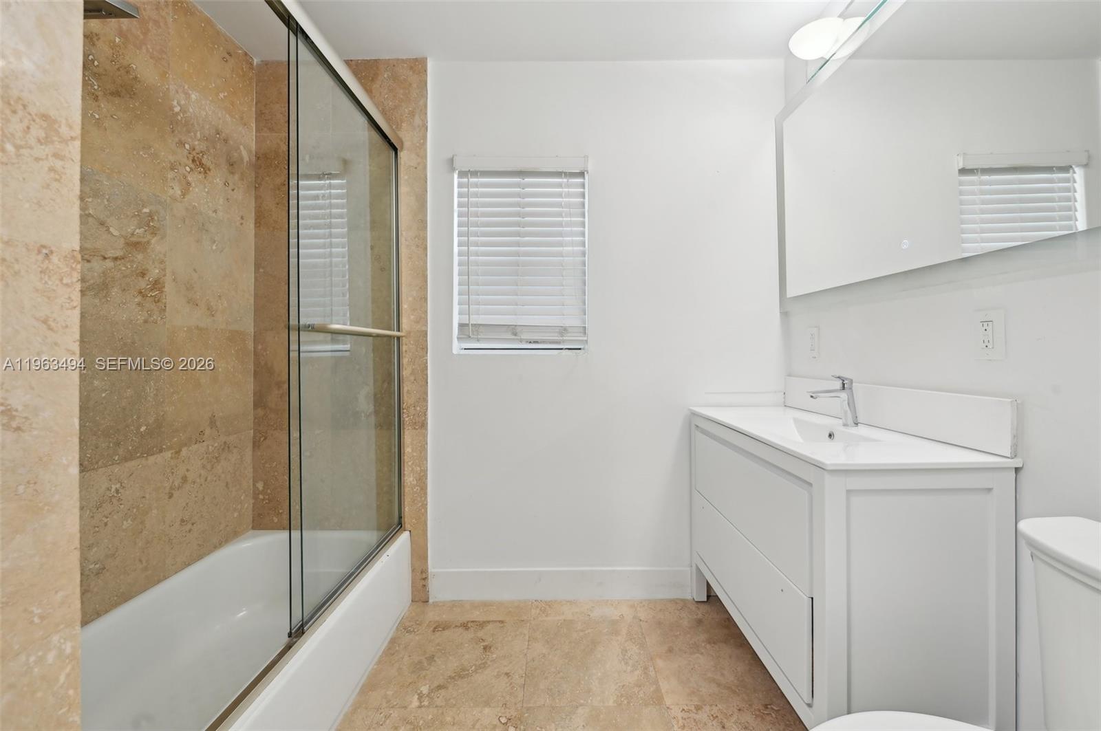 299 S Biscayne Riv Dr Miami, FL 33169