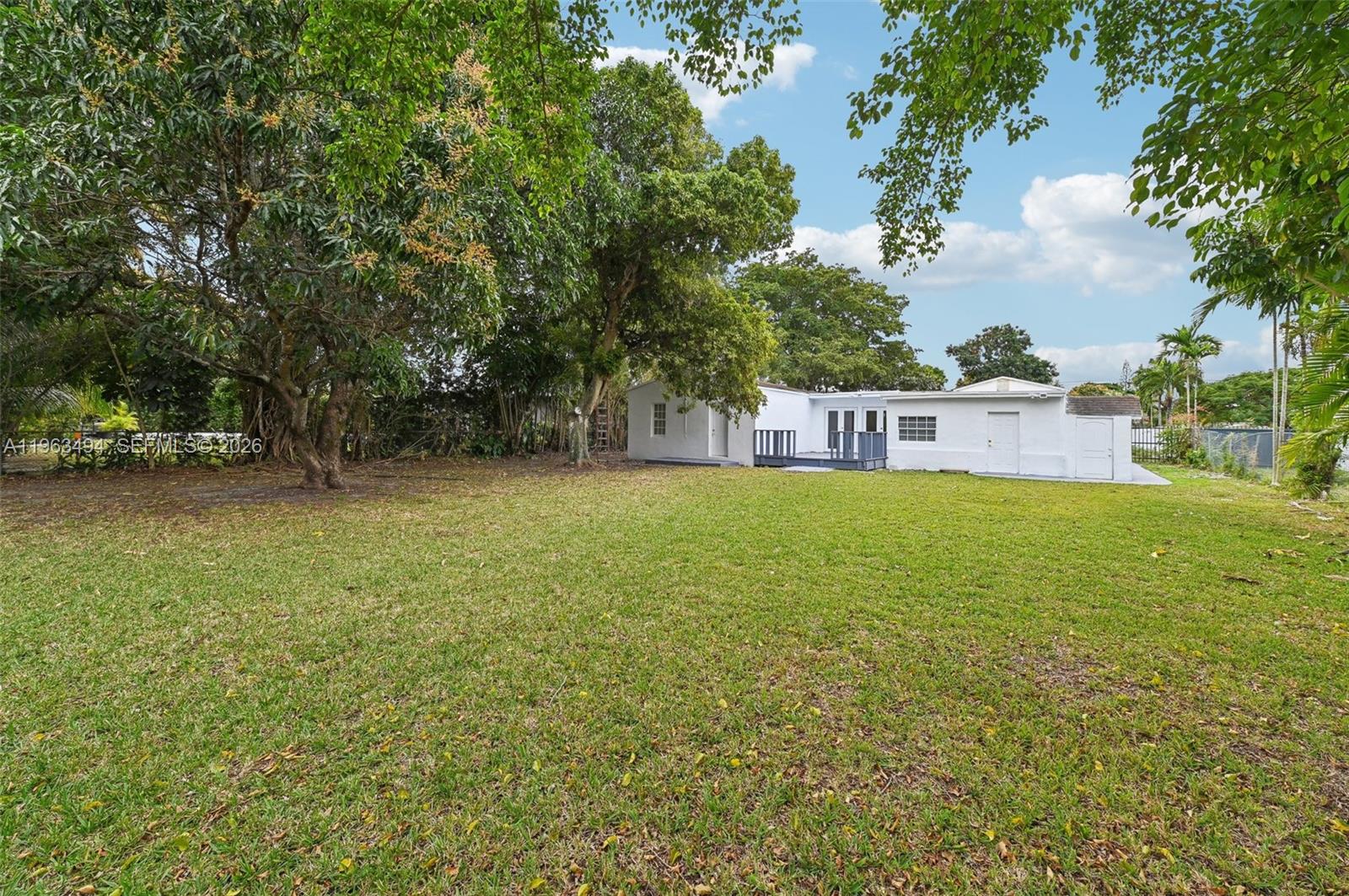 299 S Biscayne Riv Dr Miami, FL 33169