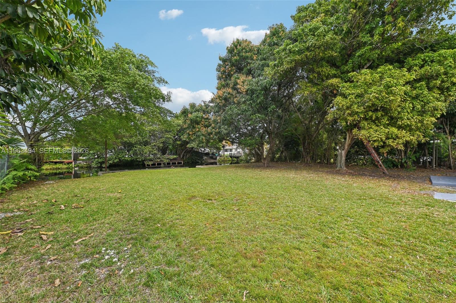 299 S Biscayne Riv Dr Miami, FL 33169