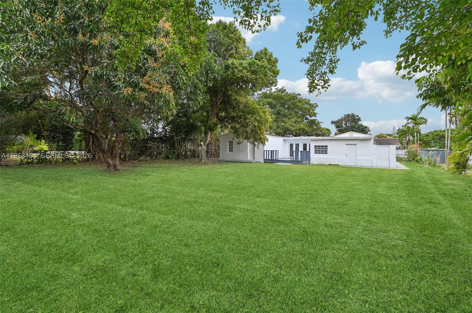 299 S Biscayne Riv Dr Miami, FL 33169