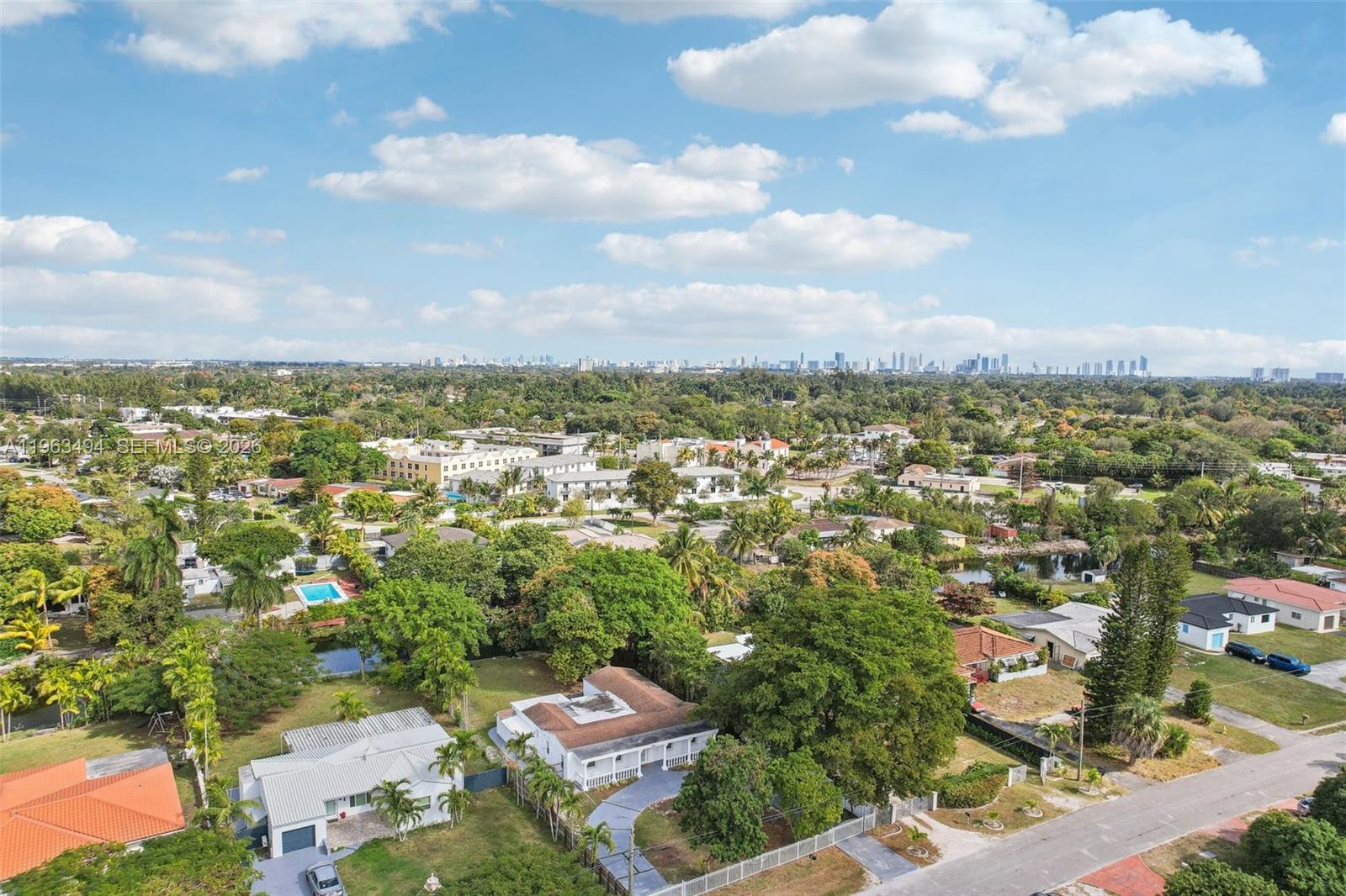 299 S Biscayne Riv Dr Miami, FL 33169