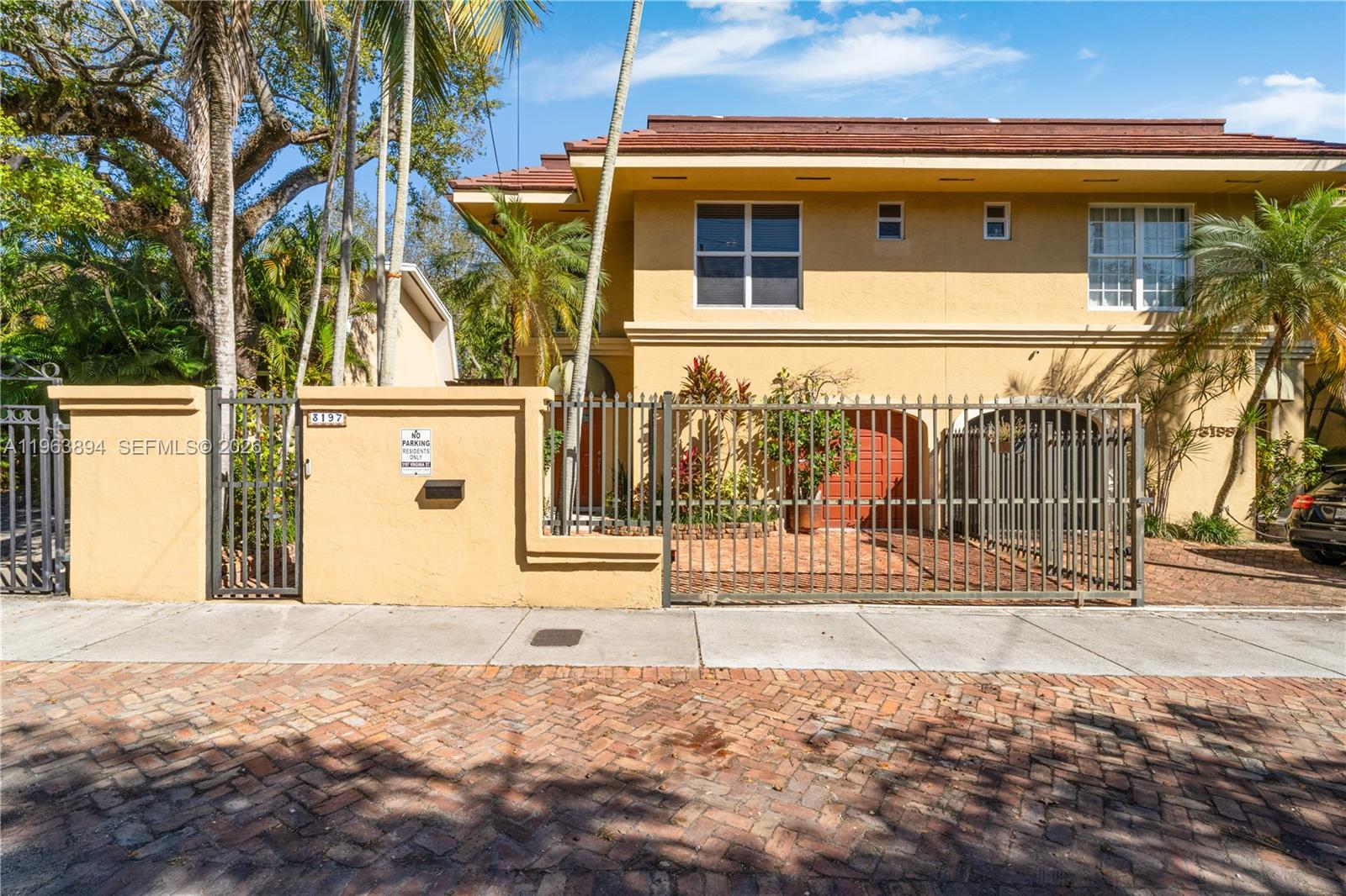 3197 Virginia St Miami, FL 33133