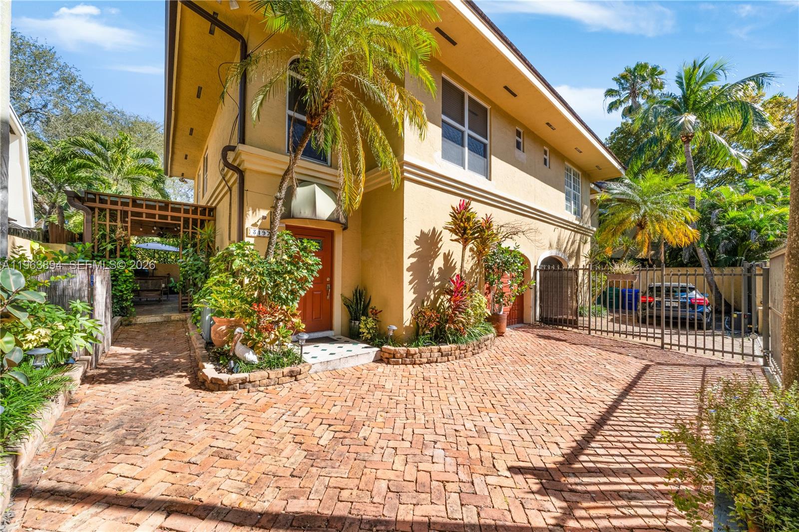 3197 Virginia St Miami, FL 33133