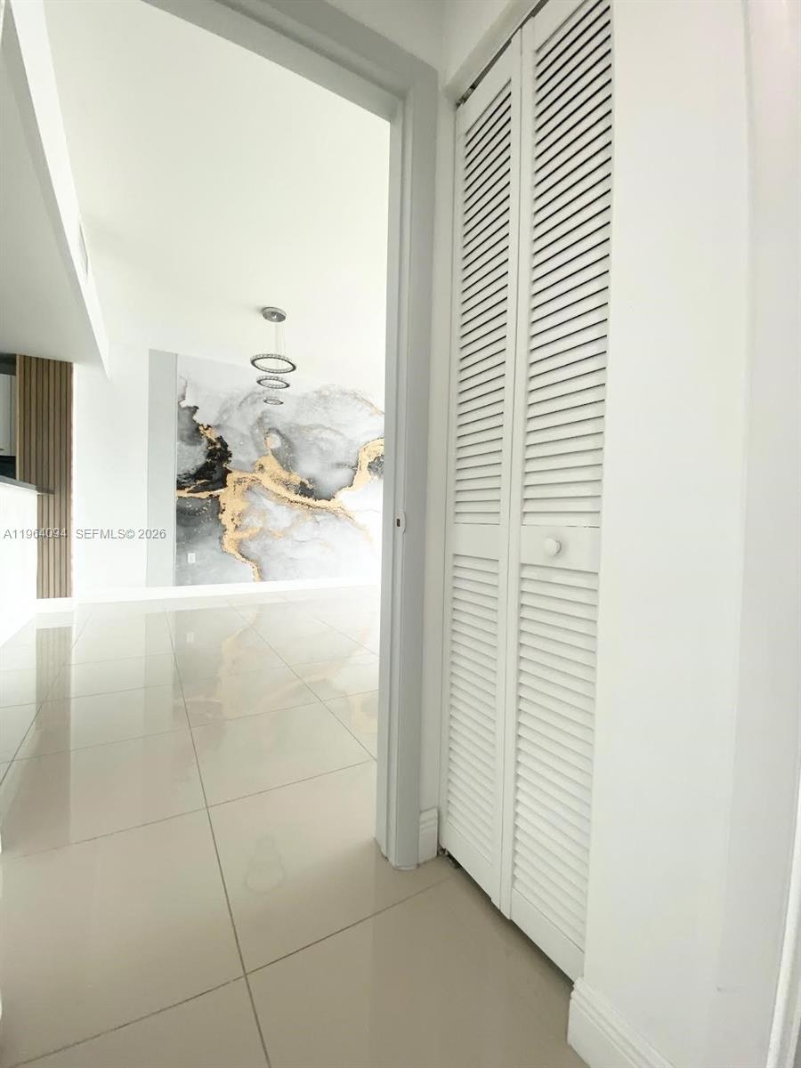 image Vizcayne North15