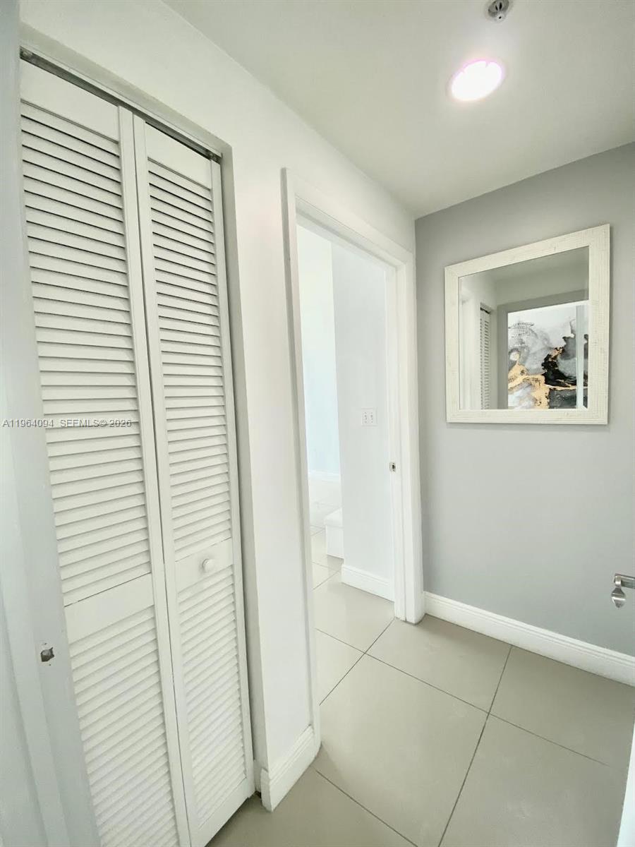 image Vizcayne North17