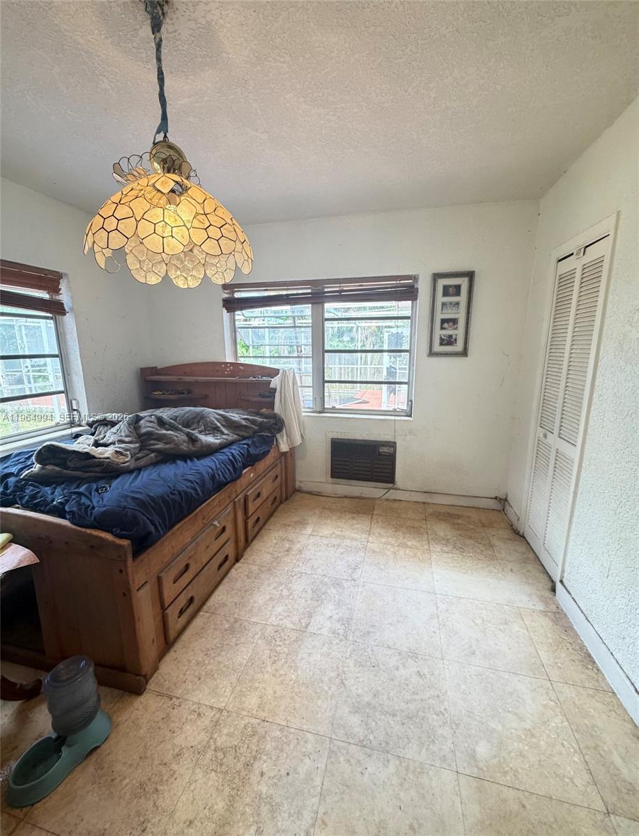 2141 NE 124th St North Miami, FL 33181