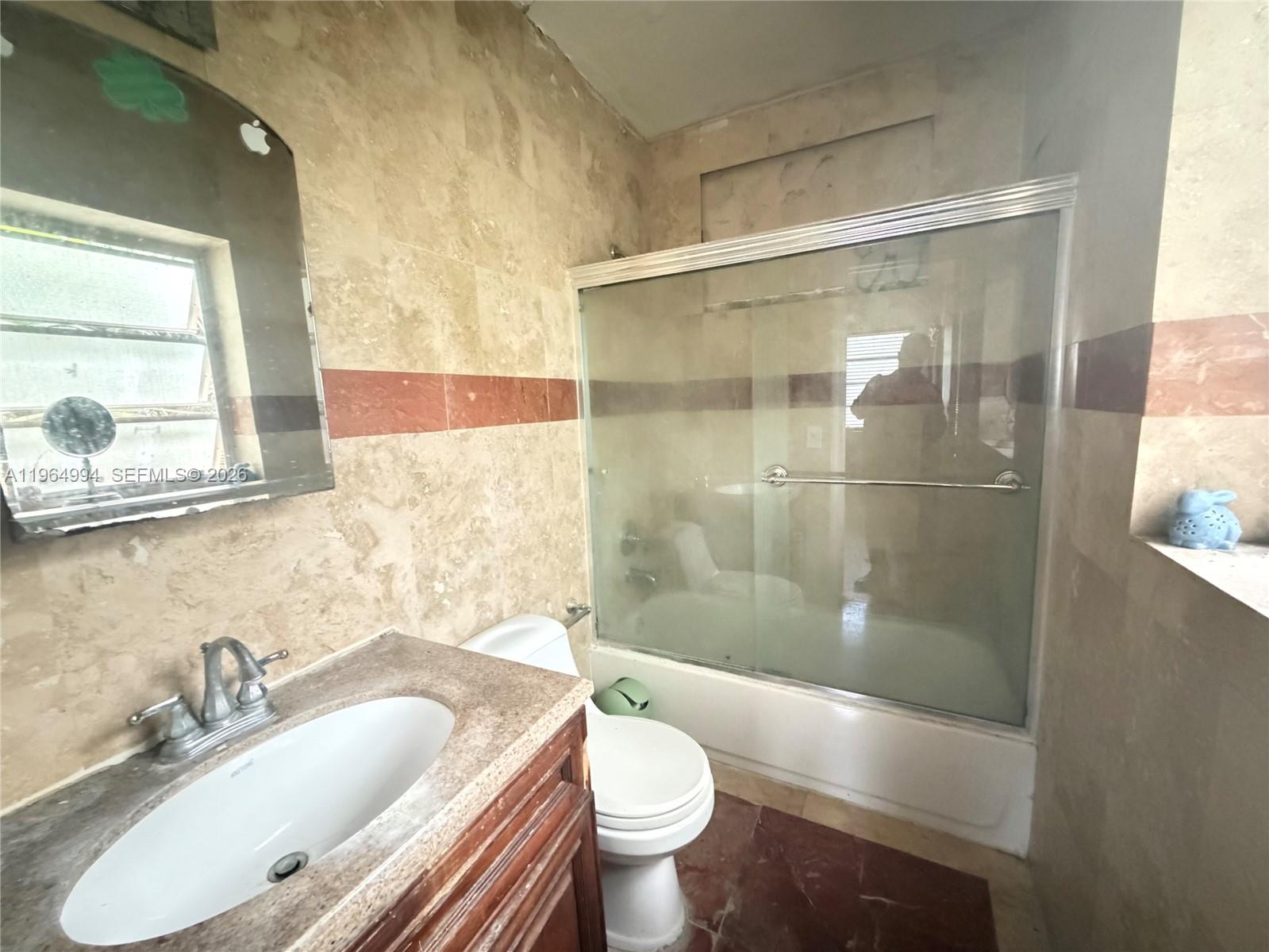 2141 NE 124th St North Miami, FL 33181