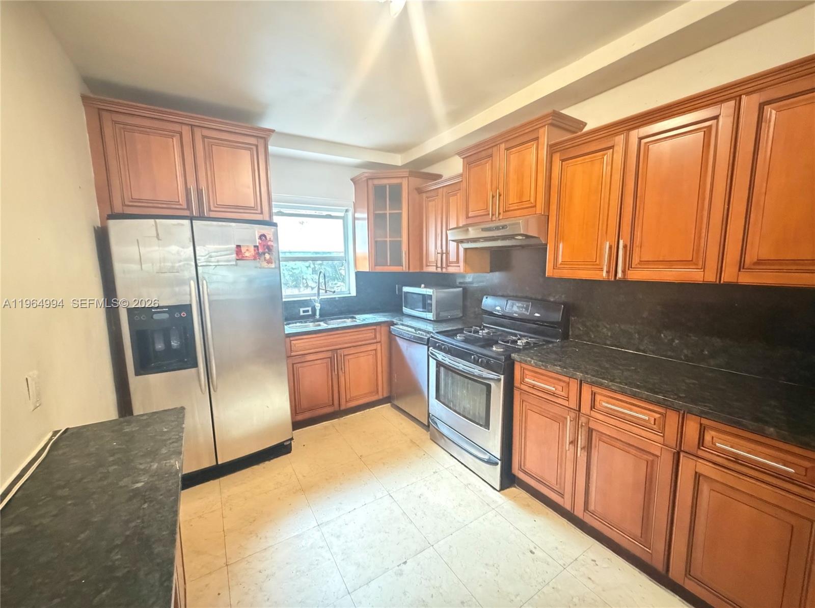 2141 NE 124th St North Miami, FL 33181