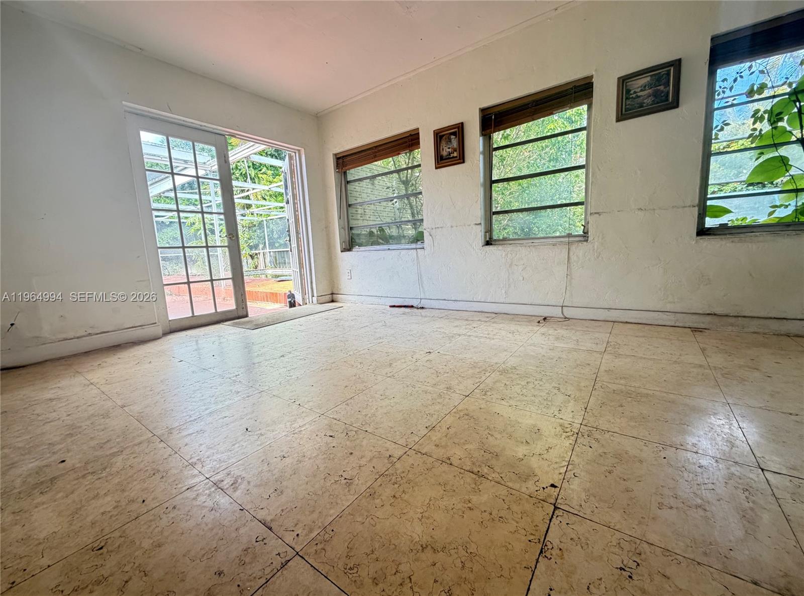 2141 NE 124th St North Miami, FL 33181