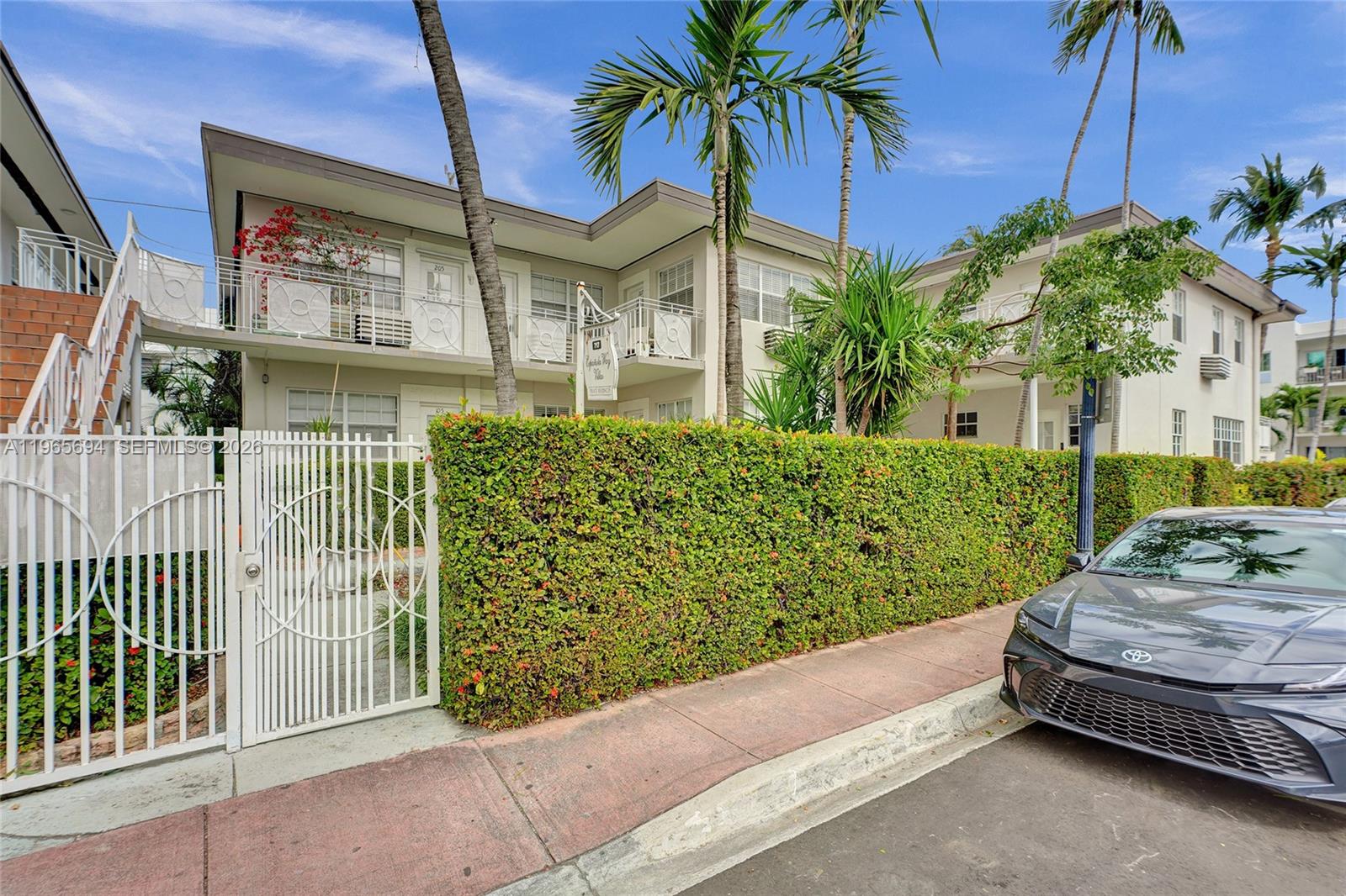 717 Espanola Way #204 Miami Beach, FL 33139