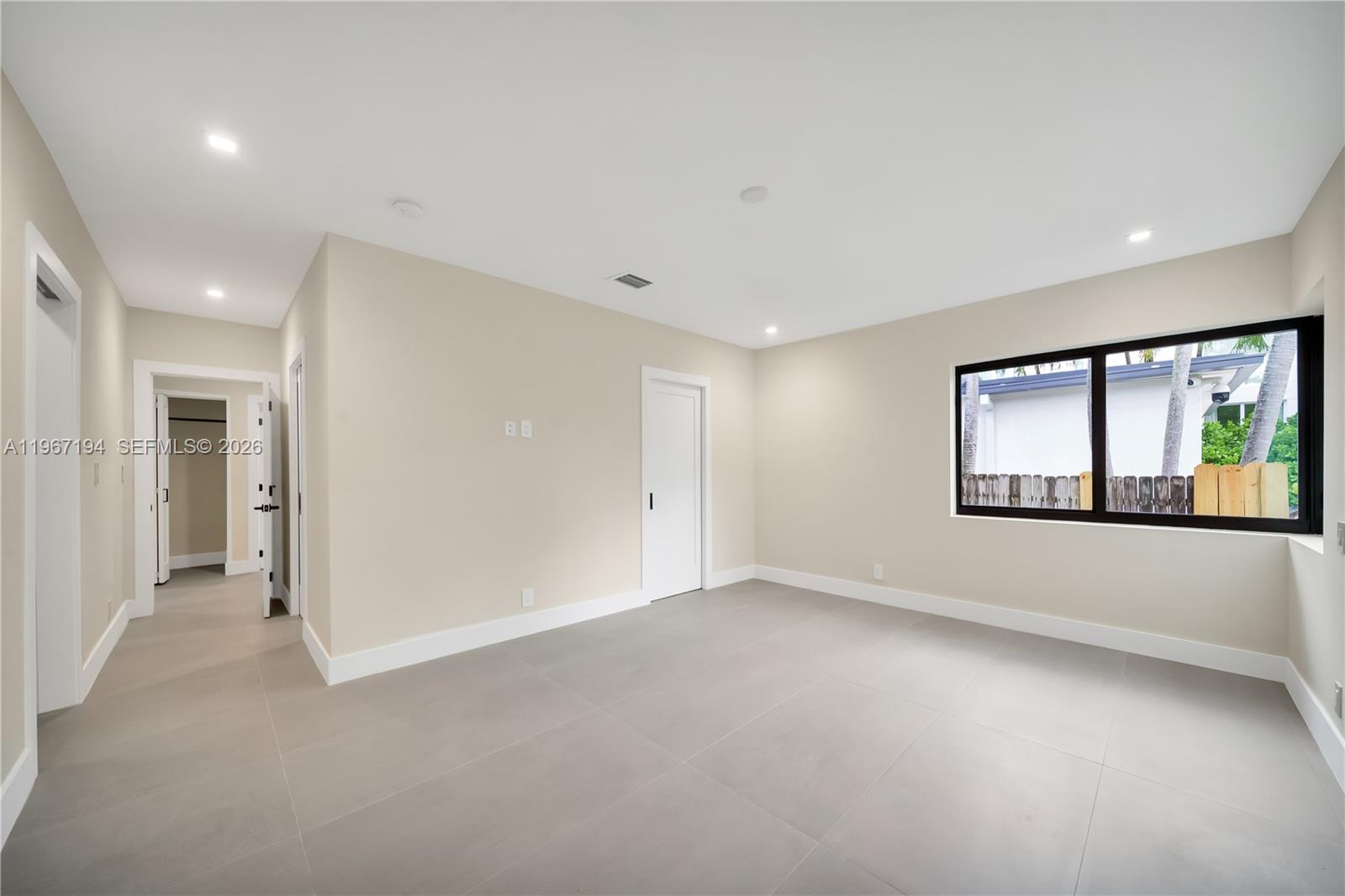 910 W 47th Ct Miami Beach, FL 33140